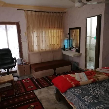 guest house hazem Al Azraq ash Shamālī Extérieur photo