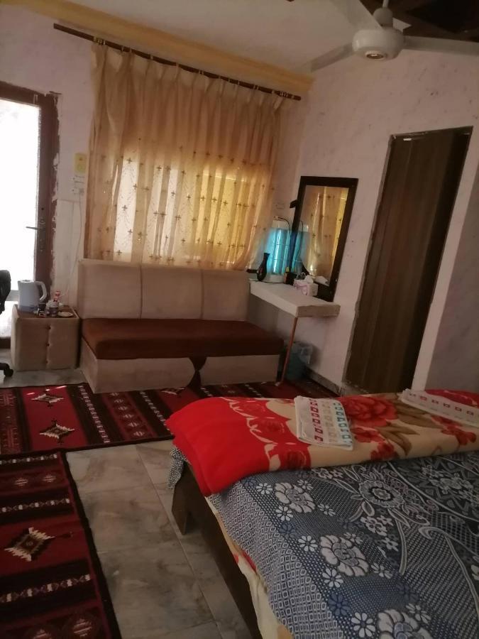 guest house hazem Al Azraq ash Shamālī Extérieur photo