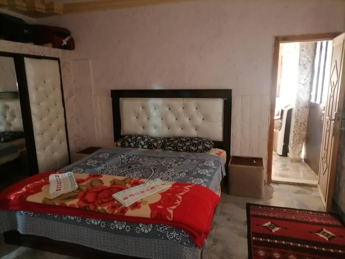 guest house hazem Al Azraq ash Shamālī Extérieur photo